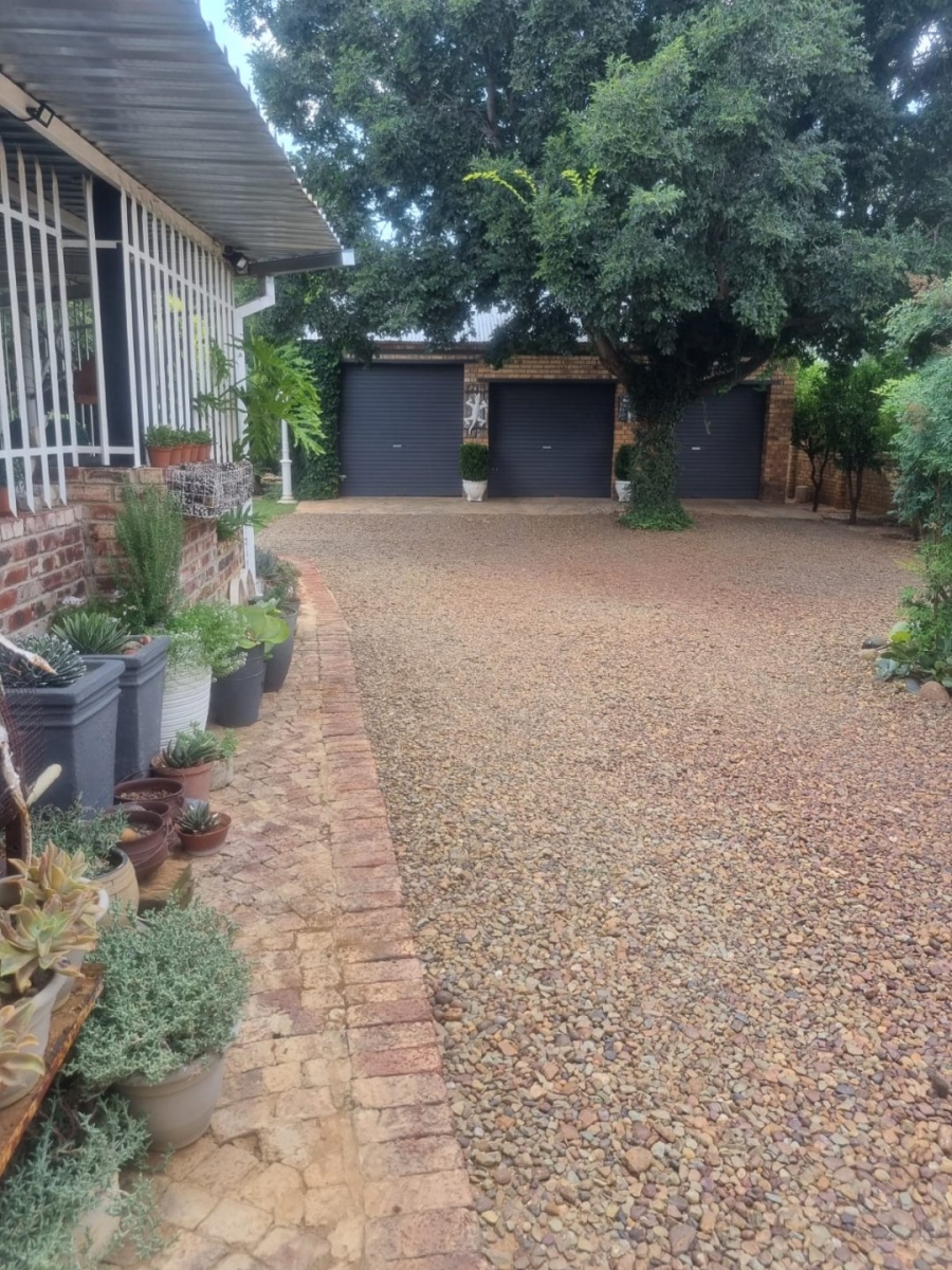 4 Bedroom Property for Sale in Wolmaransstad North West